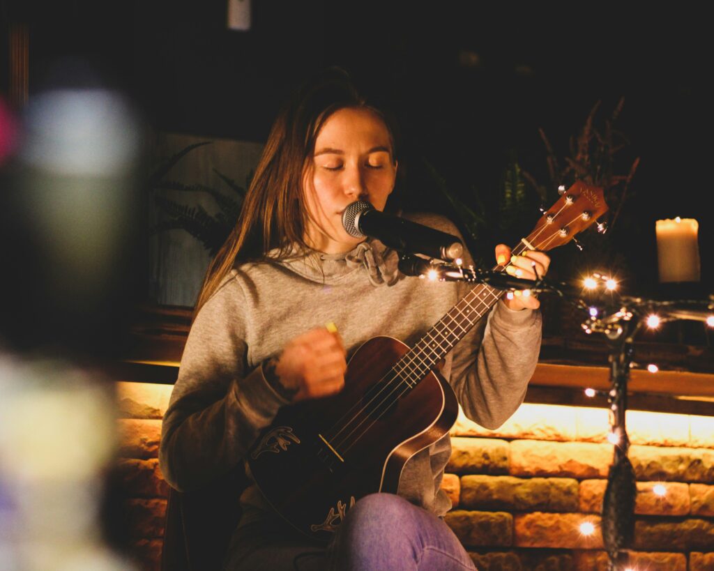 «Zwischen Melodien und Kaffeegeschmack» – Eine Geschichte von Laura Spartà